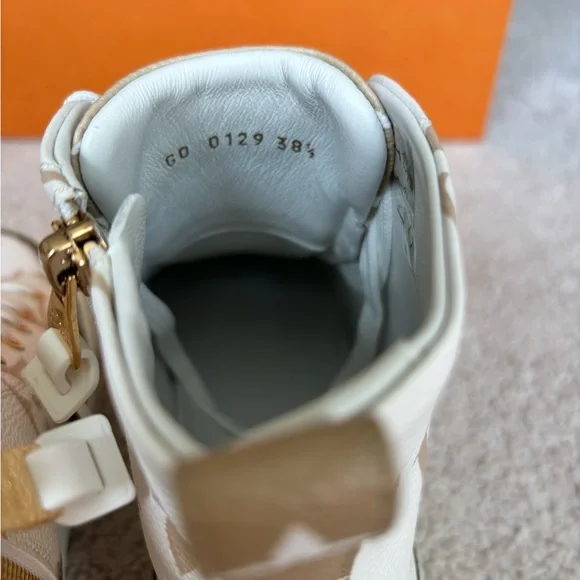 Louis Vuitton Monogram White & Green High-Top Sneakers - Picture 8 of 13